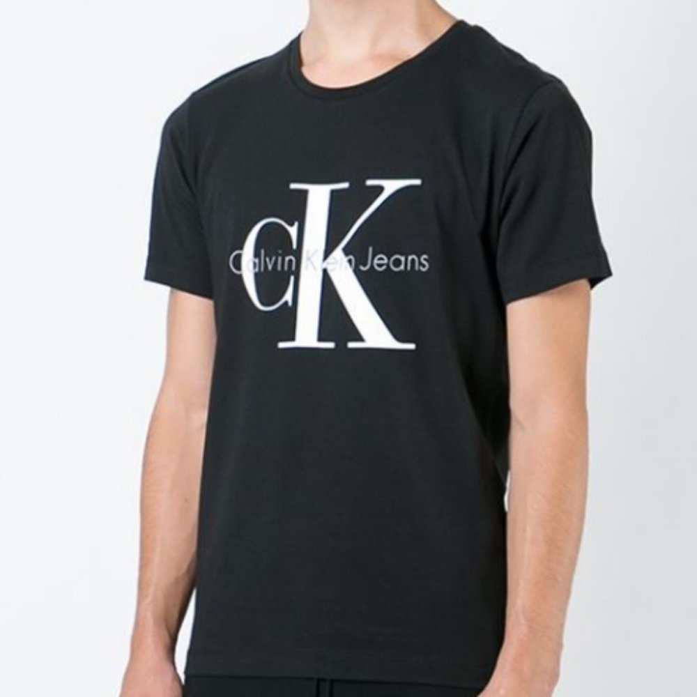 Calvin Klein Black T-Shirt Large